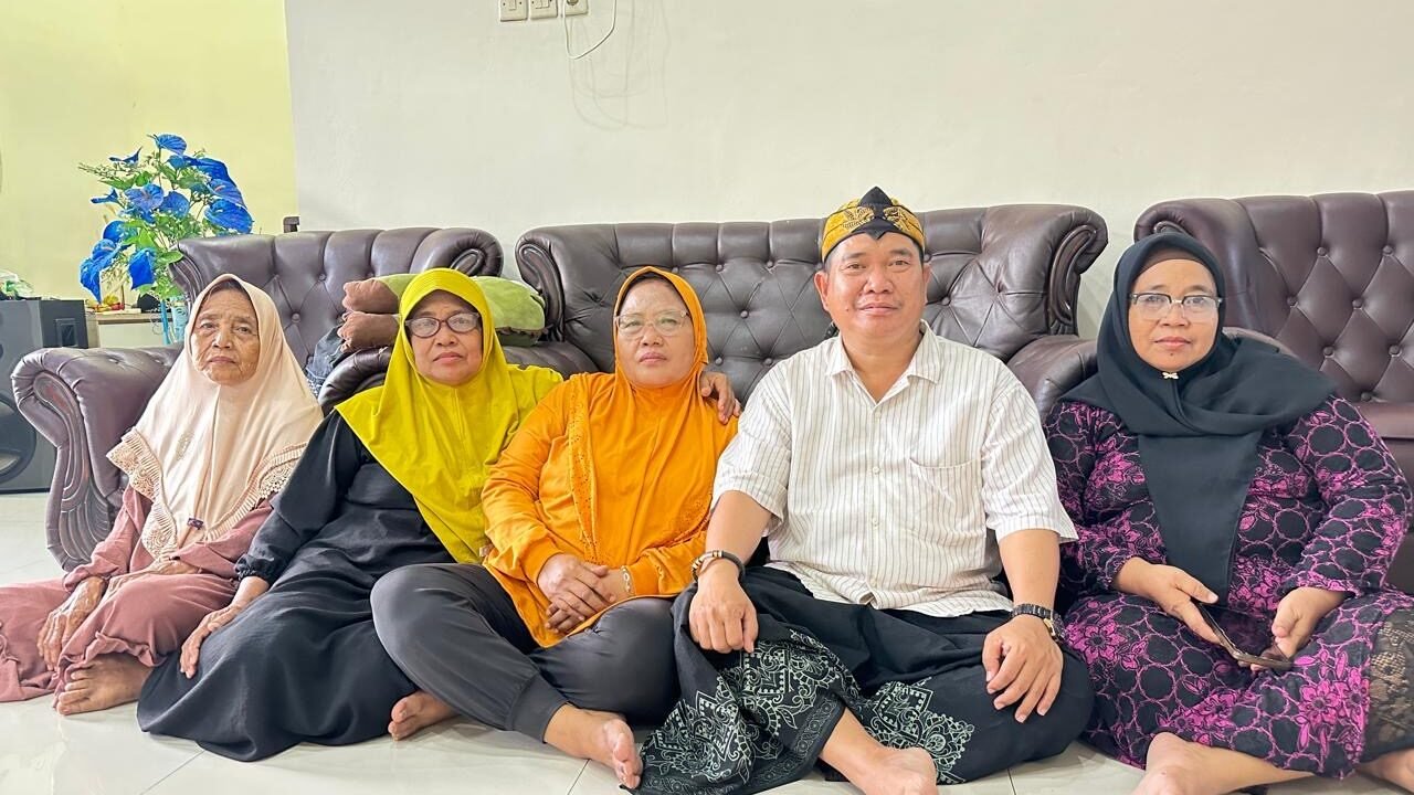 Lebaran Penuh Makna, Rozikin Subastian BD Rayakan Kebersamaan Keluarga Besar